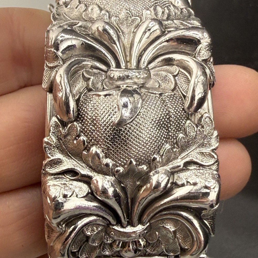 Vintage Chunky Bangle Bracelet Repousse Hinged Silver Tone 7" - Picture 7 of 10